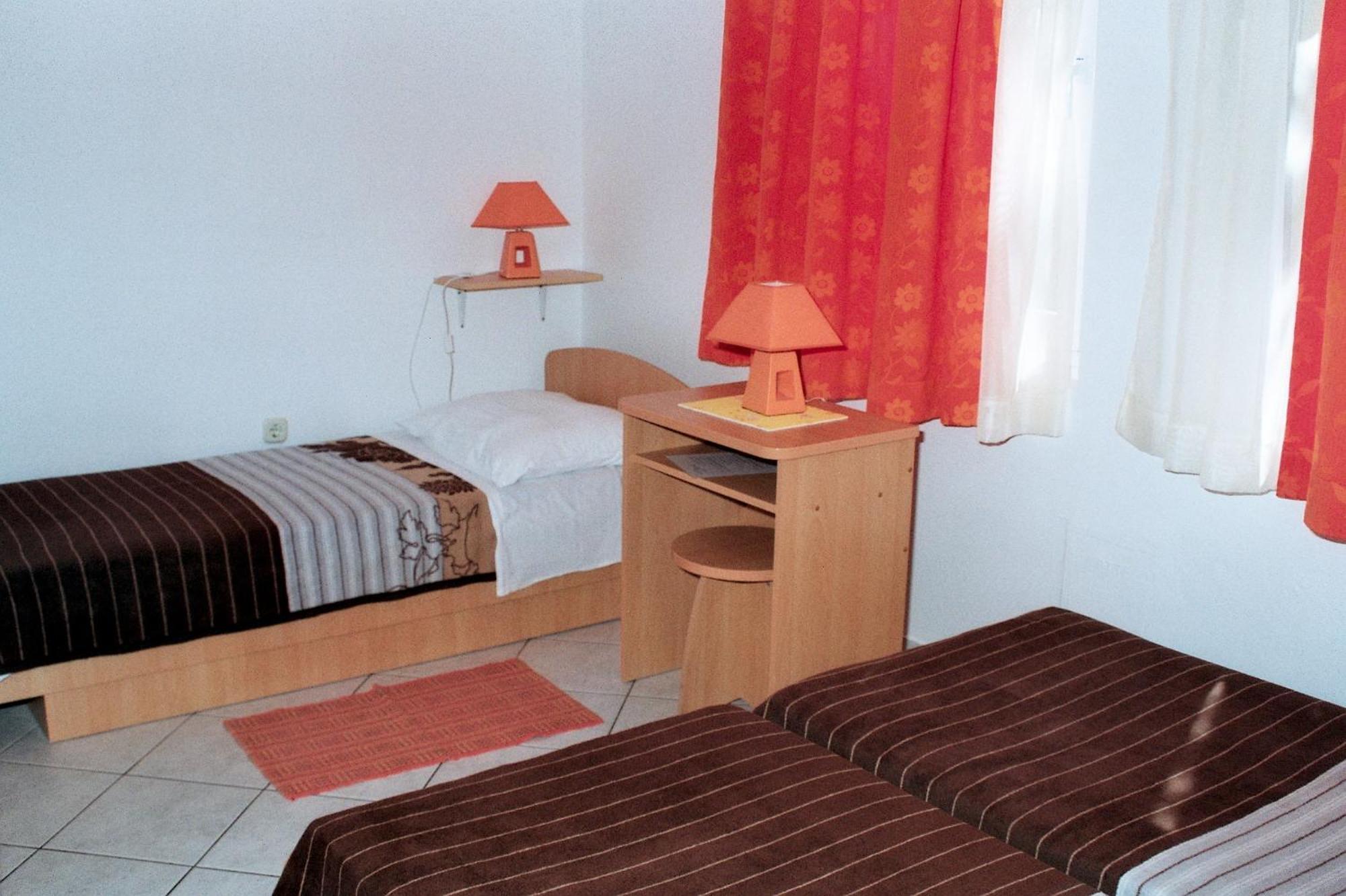 Hostel Amfora Fažana Buitenkant foto