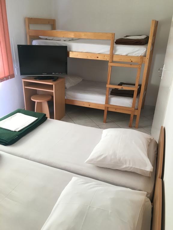 Hostel Amfora Fažana Kamer foto