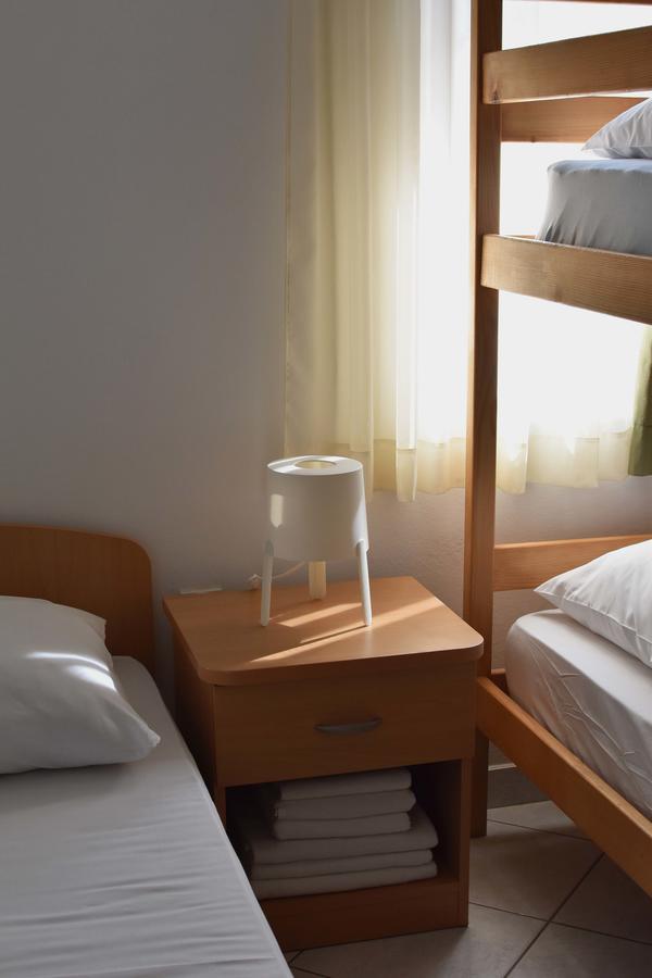 Hostel Amfora Fažana Buitenkant foto