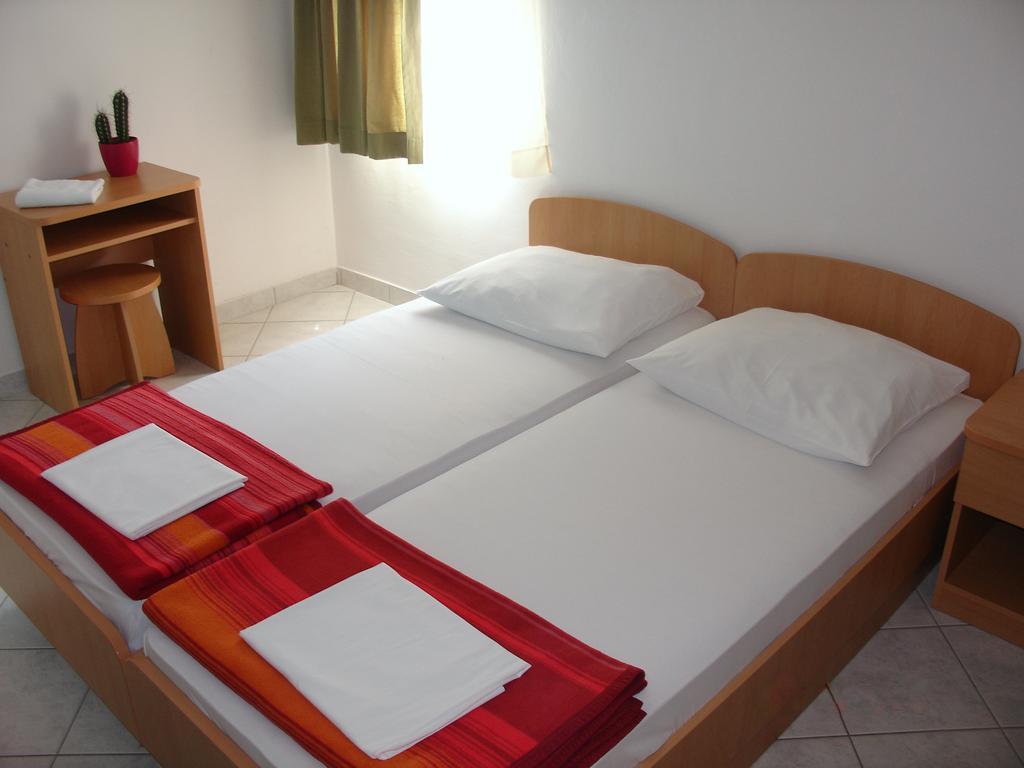 Hostel Amfora Fažana Kamer foto